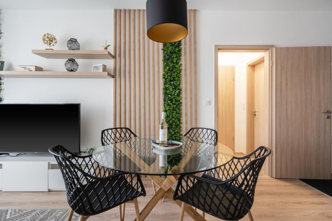 Westside River Apartment Будапеща Екстериор снимка
