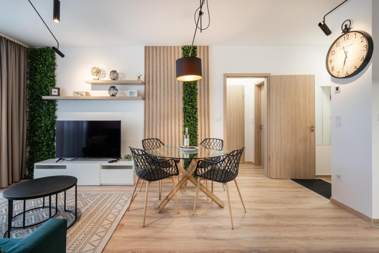 Westside River Apartment Будапеща Екстериор снимка