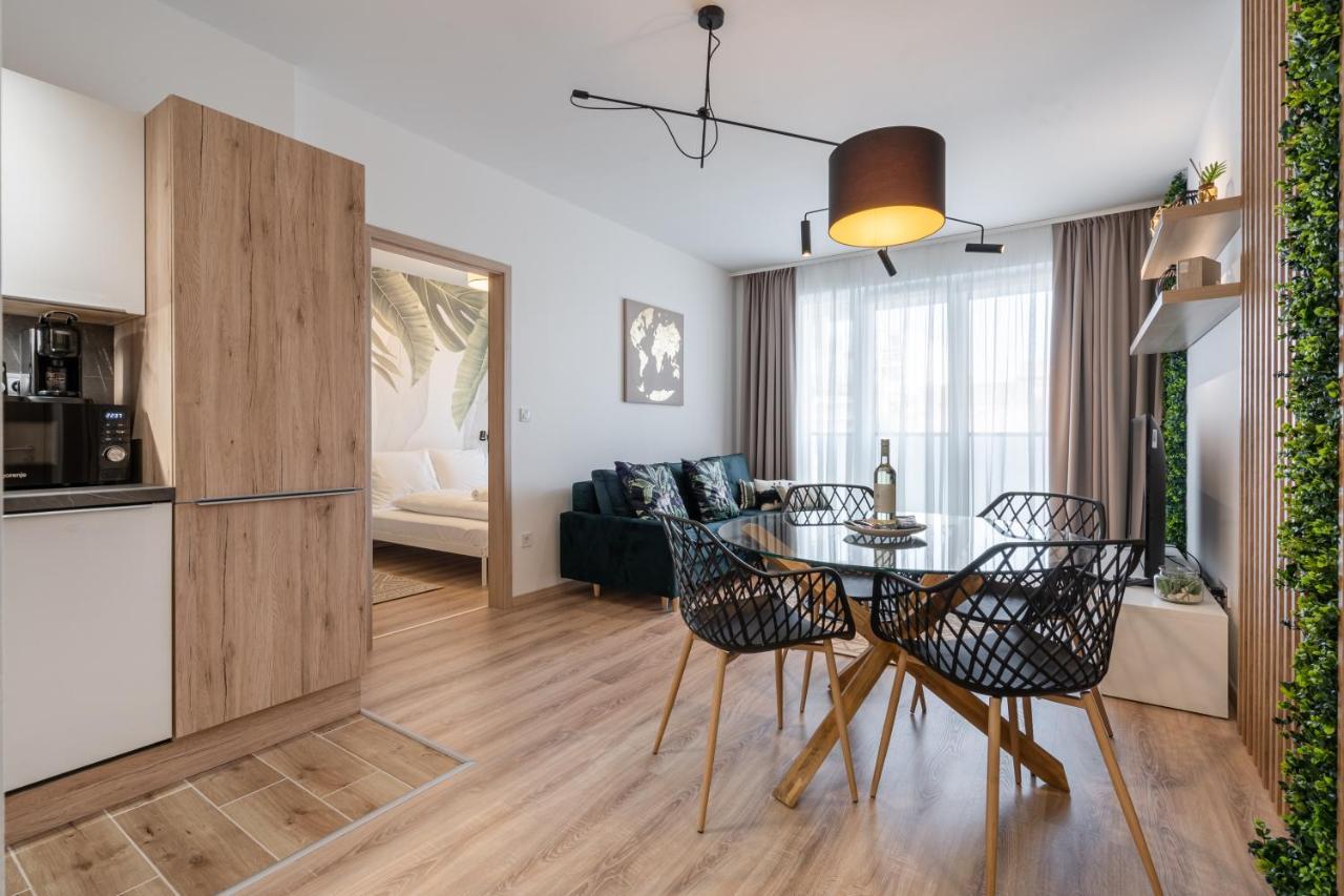Westside River Apartment Будапеща Екстериор снимка