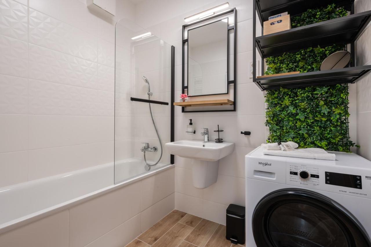 Westside River Apartment Будапеща Екстериор снимка