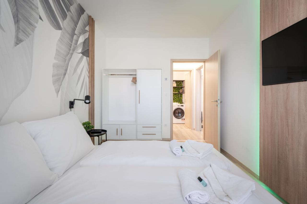 Westside River Apartment Будапеща Екстериор снимка