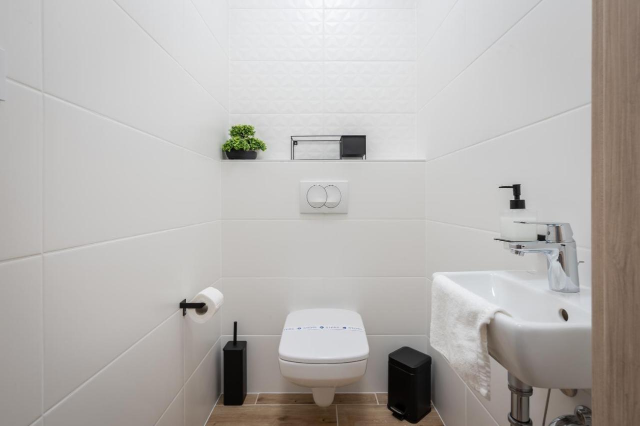 Westside River Apartment Будапеща Екстериор снимка